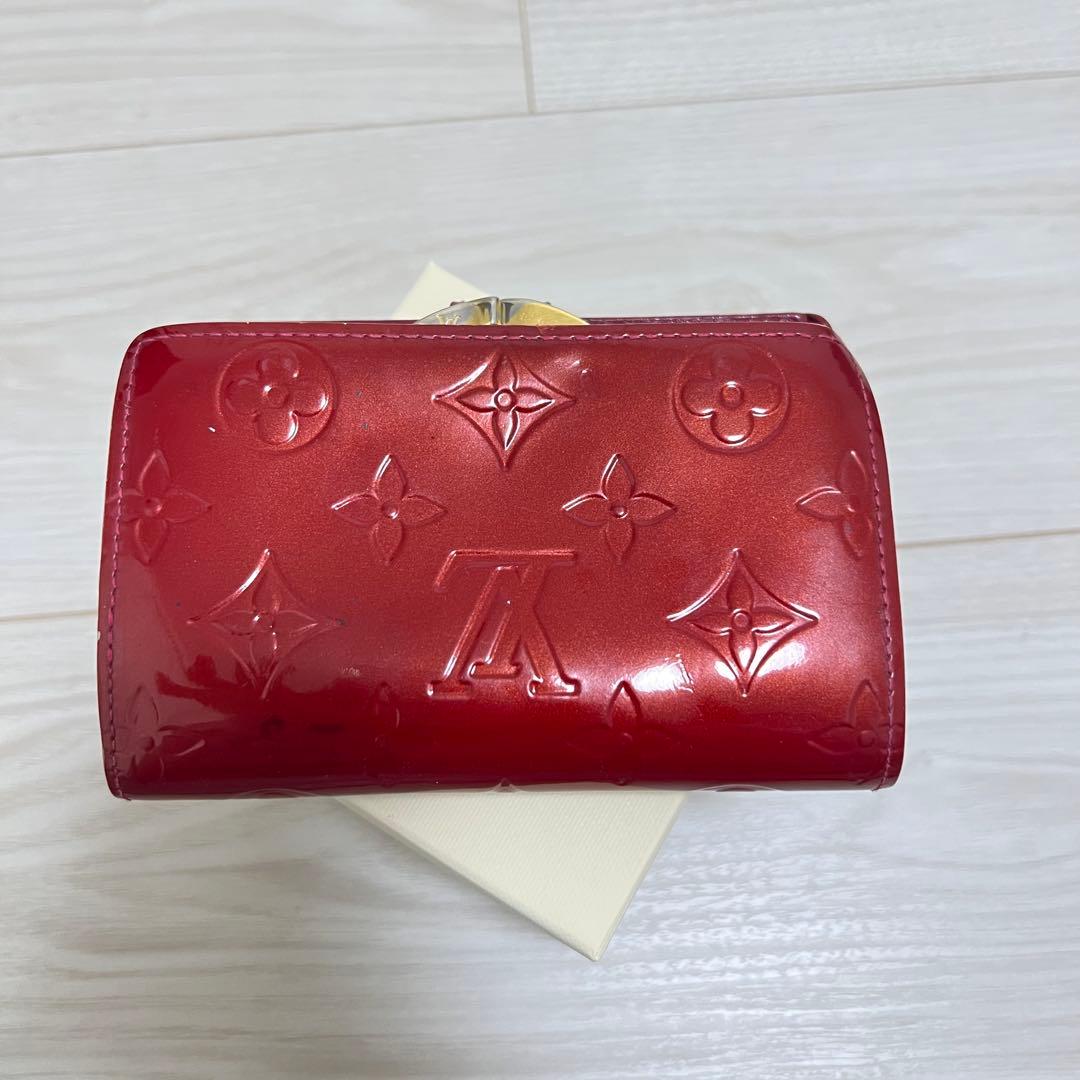 LOUISVUITTON ルイヴィトン　二つ折り財布　がま口　ヴェルニレッド　赤