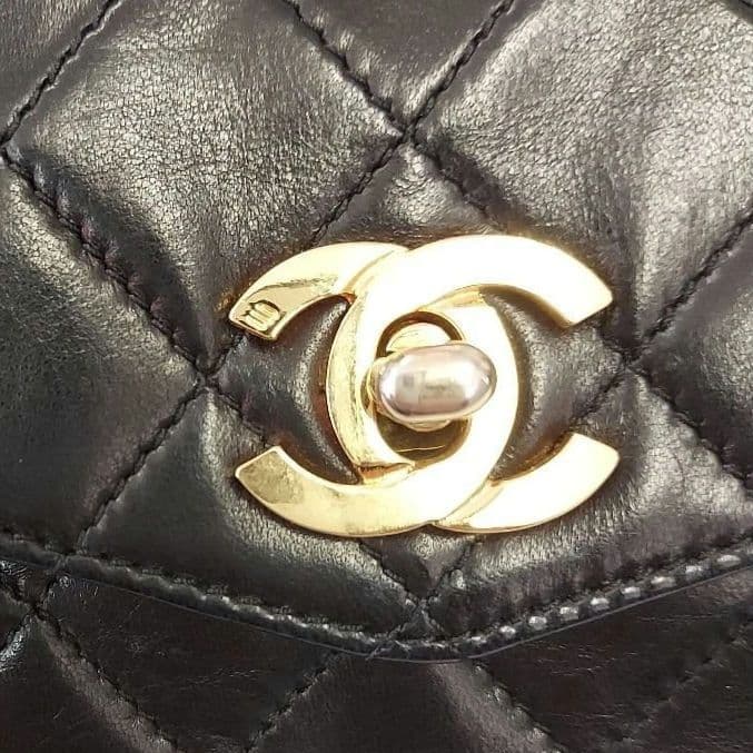 【美品】CHANEL　マトラッセ　ウエストポーチ　ギャランティカード付き　黒
