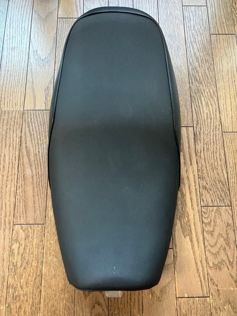 カワサキ ゼファー1100/RS用 社外 シート アンコ抜き ローダウン 足付良