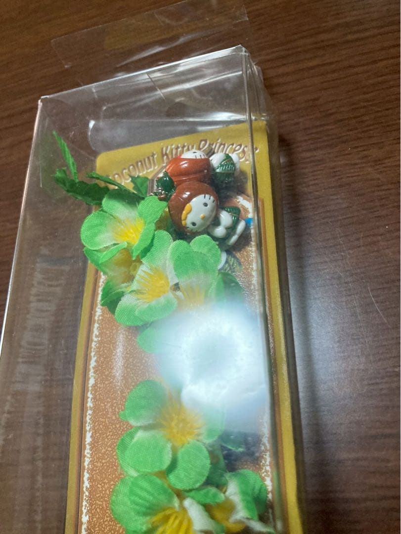 希少激レア新品 ご当地 ハローキティ ハワイ ココナッツ プリンセス ストラップ
