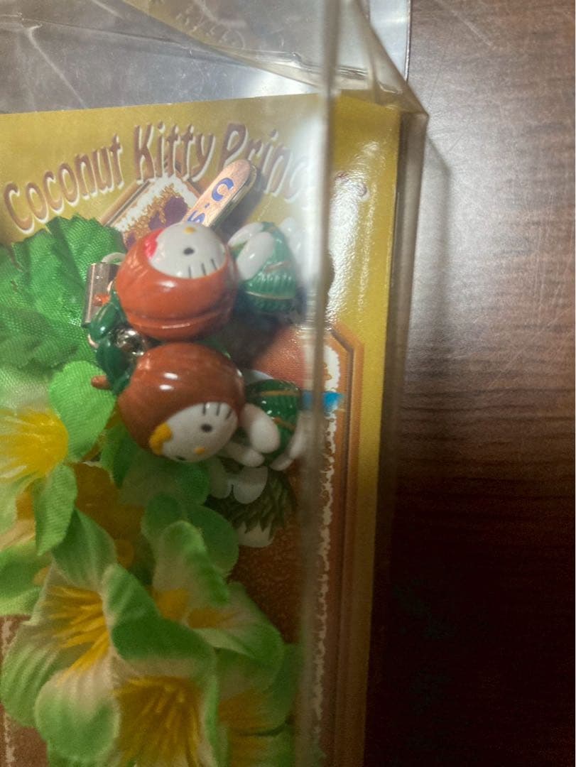 希少激レア新品 ご当地 ハローキティ ハワイ ココナッツ プリンセス ストラップ
