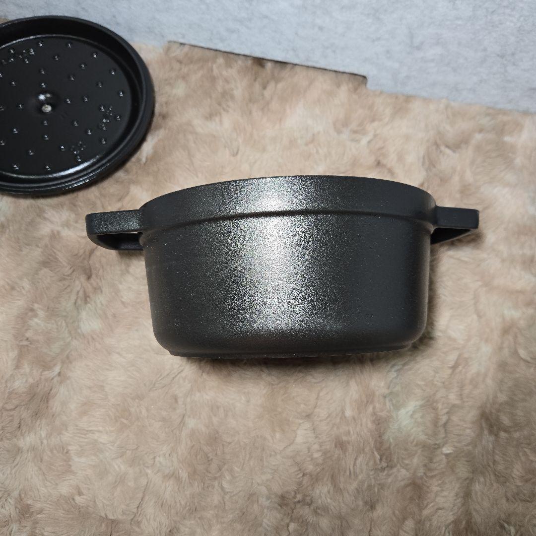 【新品】staub 「ピコ ココット ラウンド 22cm」2.6L