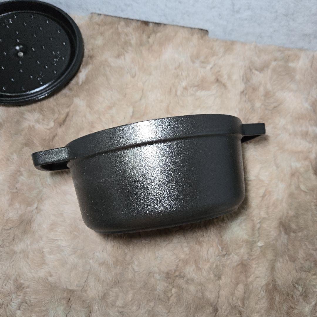 【新品】staub 「ピコ ココット ラウンド 22cm」2.6L