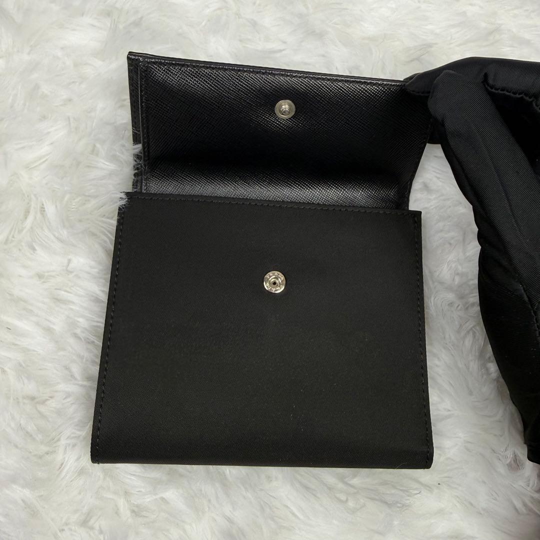 【美品】PRADA 三つ折り財布　ブラック　ナイロン トライアングルロゴ　箱付き