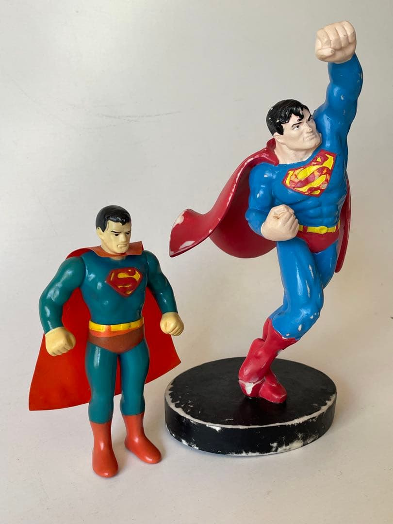 スーパーマンソフビ Warner Bros.のスーパーマン スタチューフィギュア