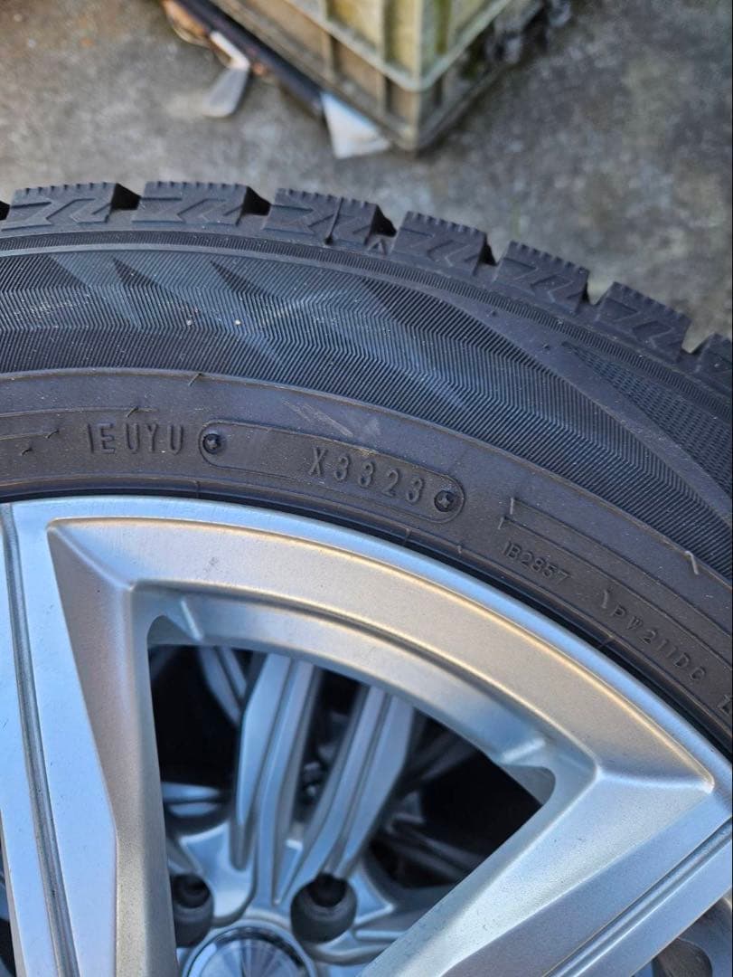 kenkenさま専用　DUNLOP 175/65R15 スタッドレスタイヤ