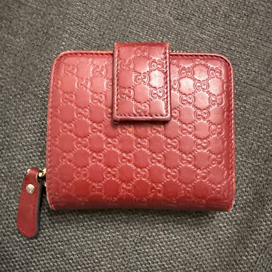 GUCCI 赤 レザー 二つ折り財布