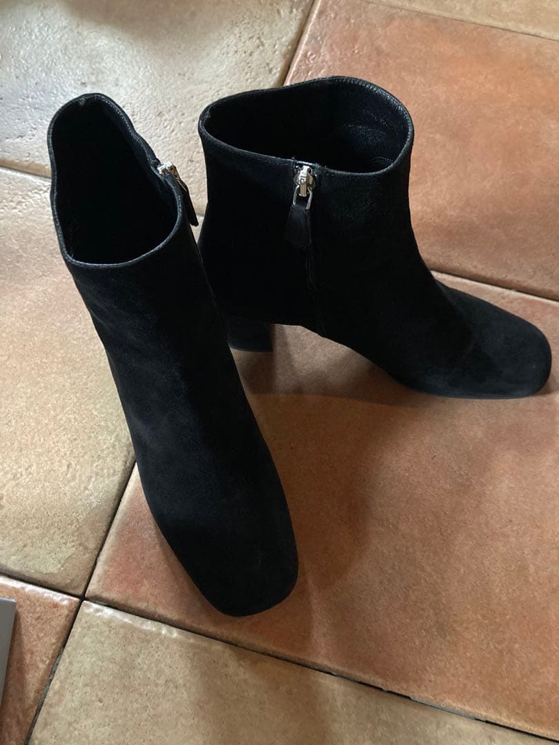 PRADA スウェード ブーティ ヒール5.5cm 黒