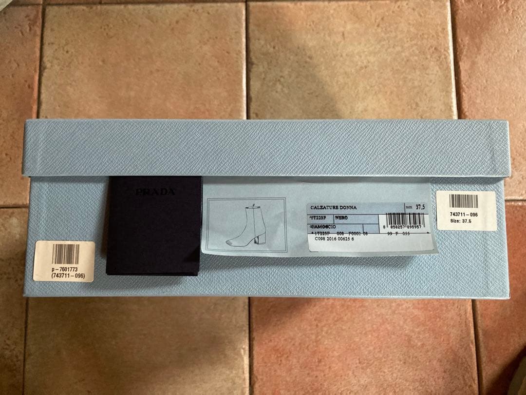 PRADA スウェード ブーティ ヒール5.5cm 黒