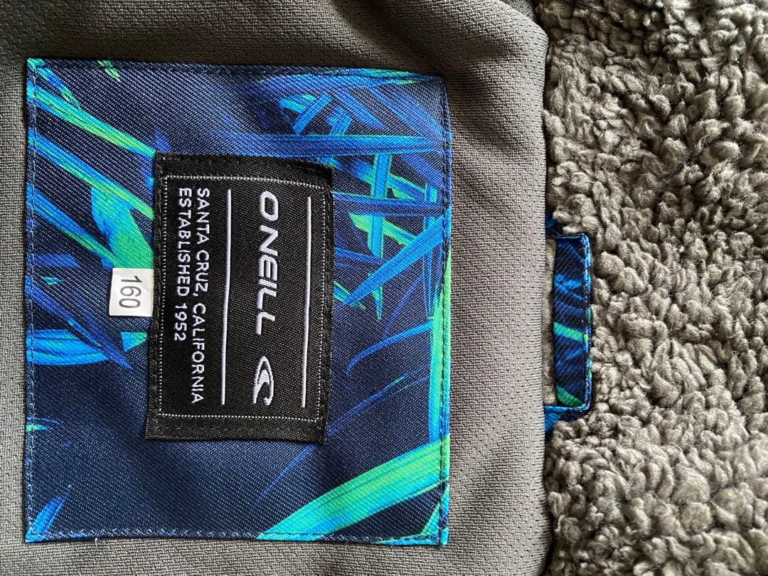 O'Neill 子供用スキーウェア 青・緑のパターン