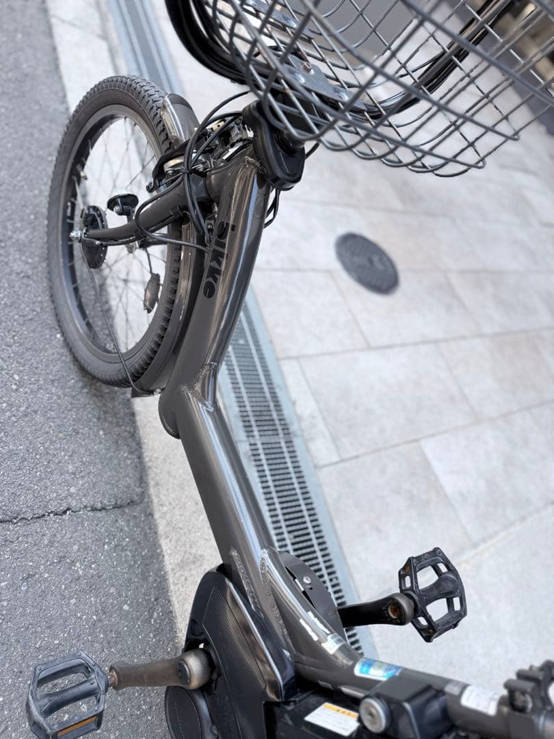 子供乗せ　ブリヂストン　BIKKE 電動アシスト自転車 チャイルドシート付き