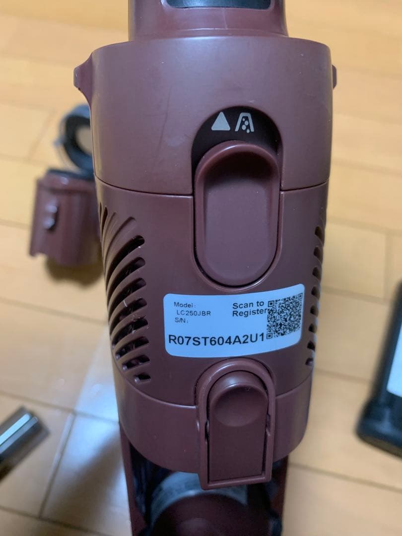 LC250JBR シャーク掃除機　中古品