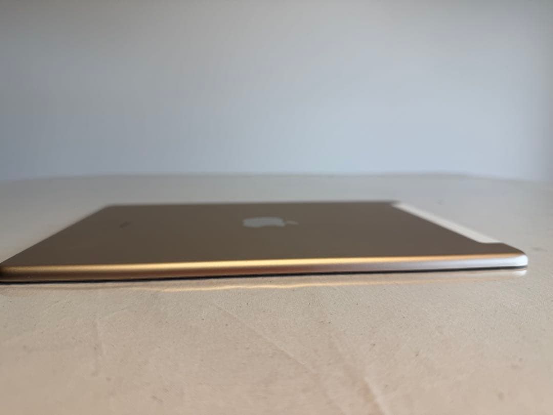 Apple iPad Air 2 (第2世代) ゴールド