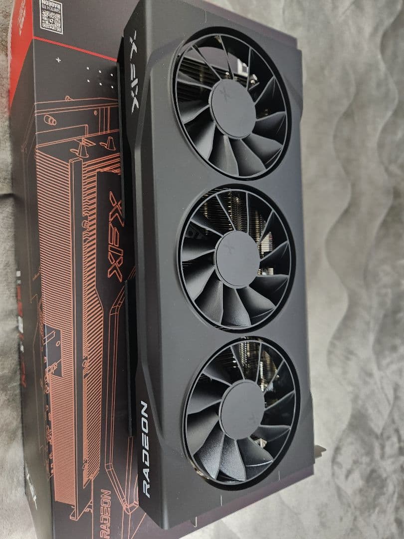 グラフィックボード・グラボ・ビデオカード XFX RX9060XT 16GB Triple Fan