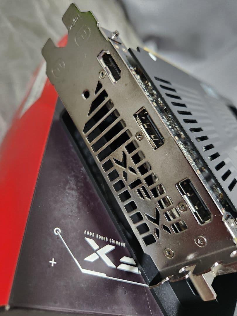 グラフィックボード・グラボ・ビデオカード XFX RX9060XT 16GB Triple Fan