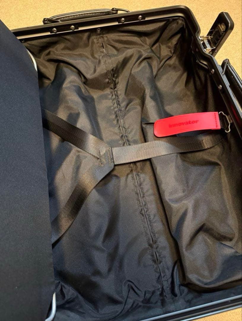 美品　イノベーター　アルミ　スーツケース INV1811 36L 黒　機内持込