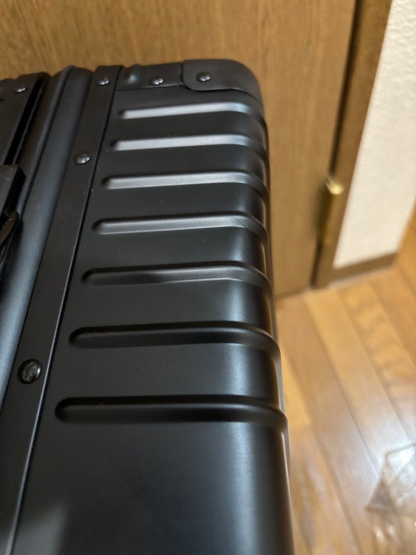 美品　イノベーター　アルミ　スーツケース INV1811 36L 黒　機内持込