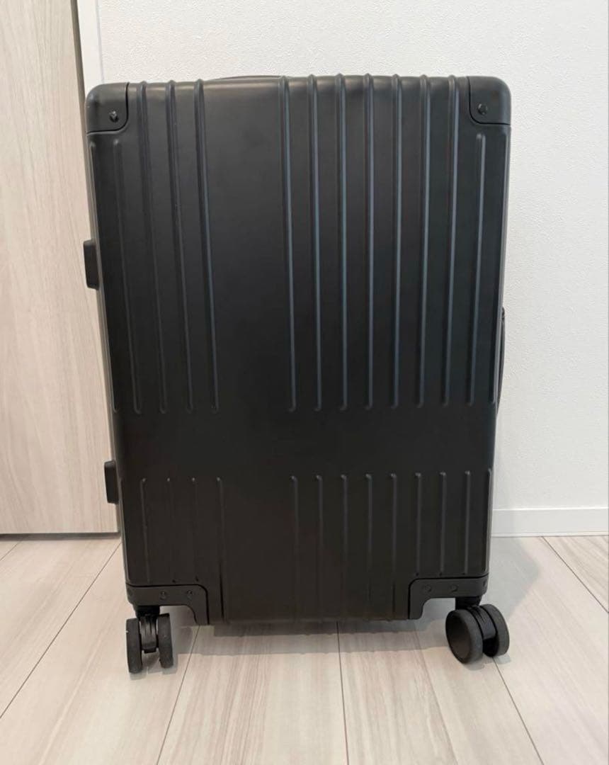 美品　イノベーター　アルミ　スーツケース INV1811 36L 黒　機内持込