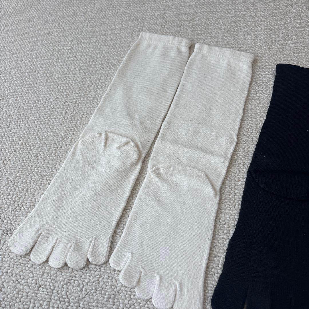 新品・未使用　布良　5本指ソックス　生成・黒　Ｍ　まとめ売り　2点セット