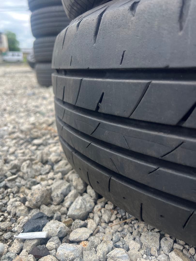 ブリヂストン　プレイズ　px-rv2 215/60r17 21年製