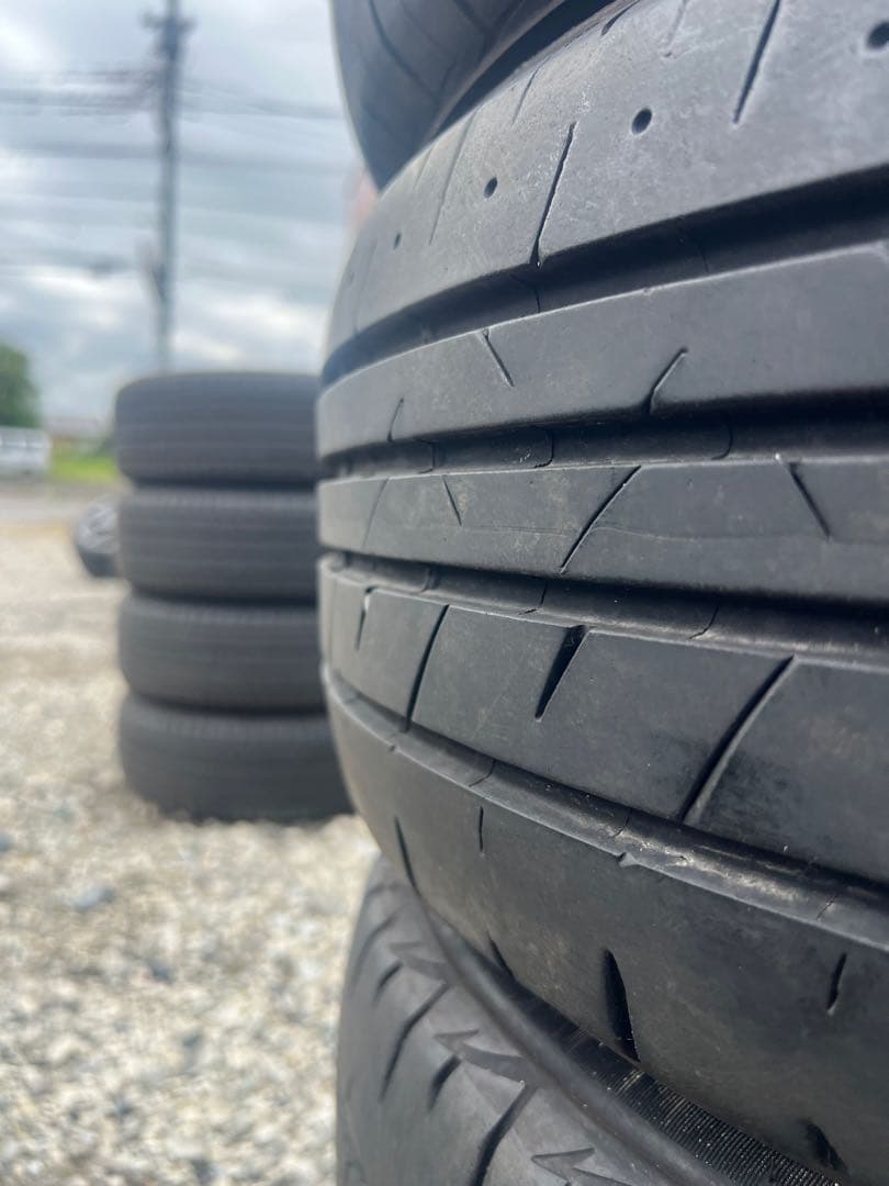 ブリヂストン　プレイズ　px-rv2 215/60r17 21年製