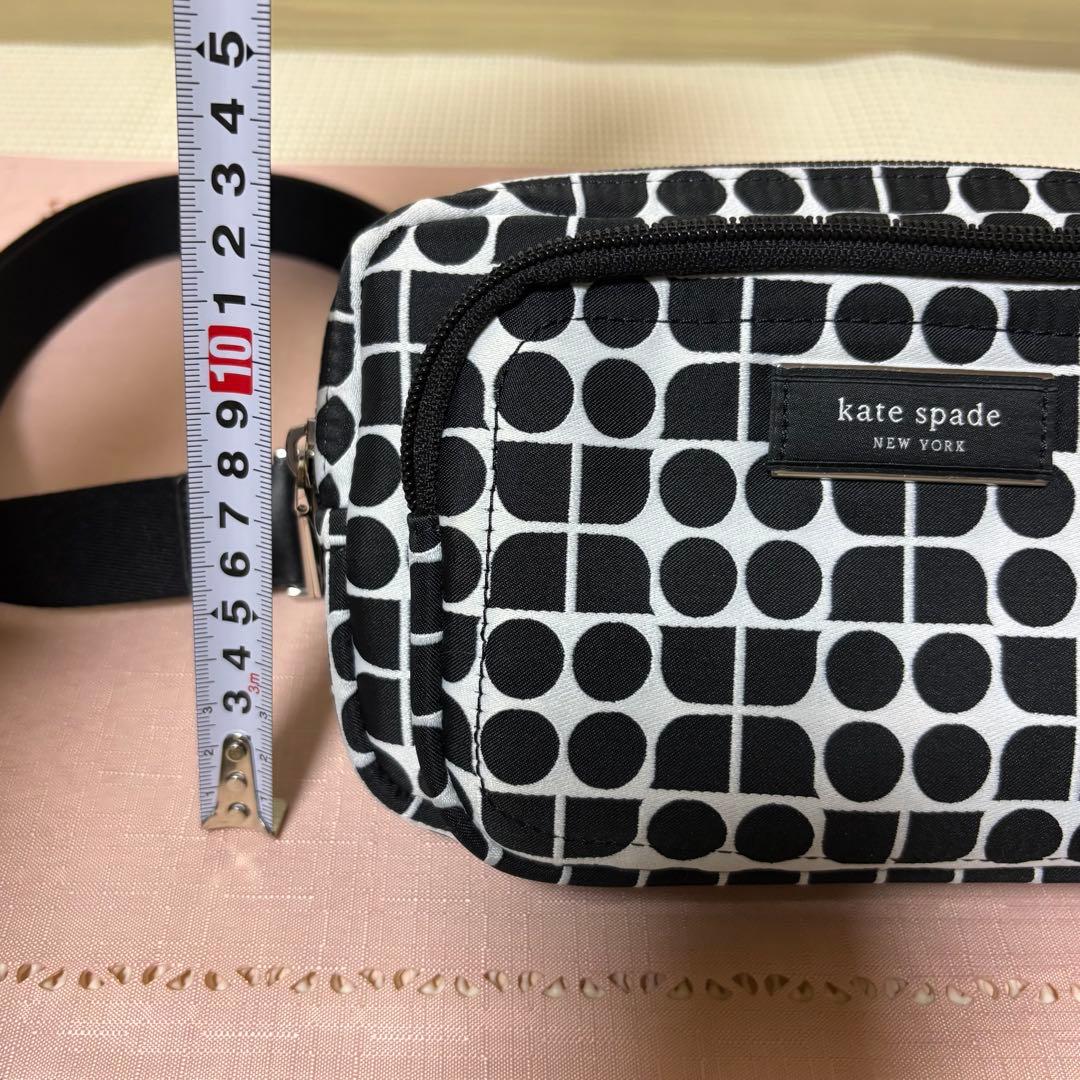 kate spadeウエストポーチ　未使用に近い。 　　小さめ