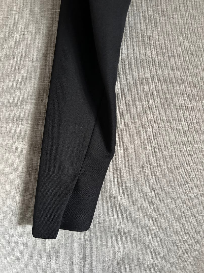 【Adam et Ropé】黒 クロップド テーラードジャケット