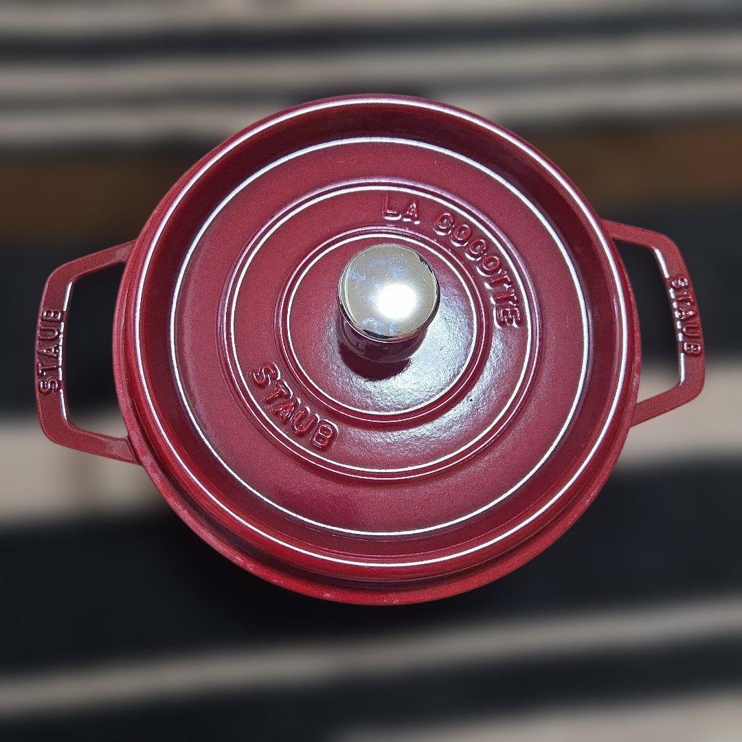 Staub 両手鍋 22cm 赤ボルドー レシピ2冊本付き