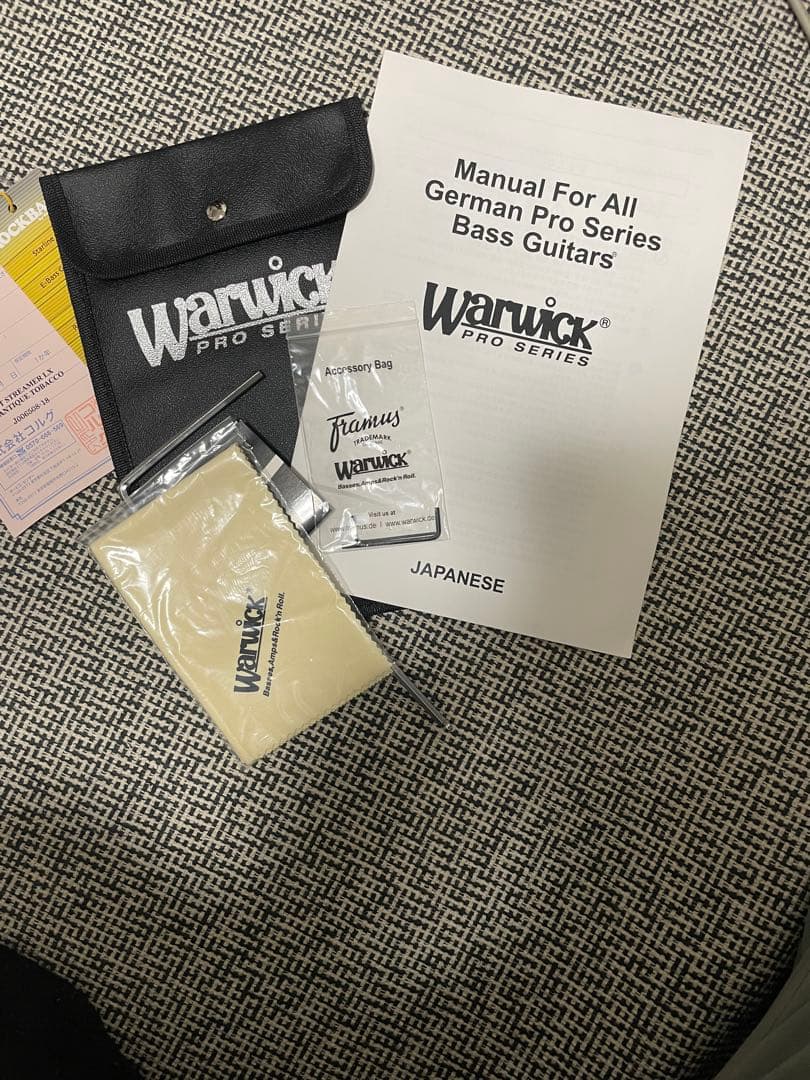 ベース Warwick german pro series streamer LX5