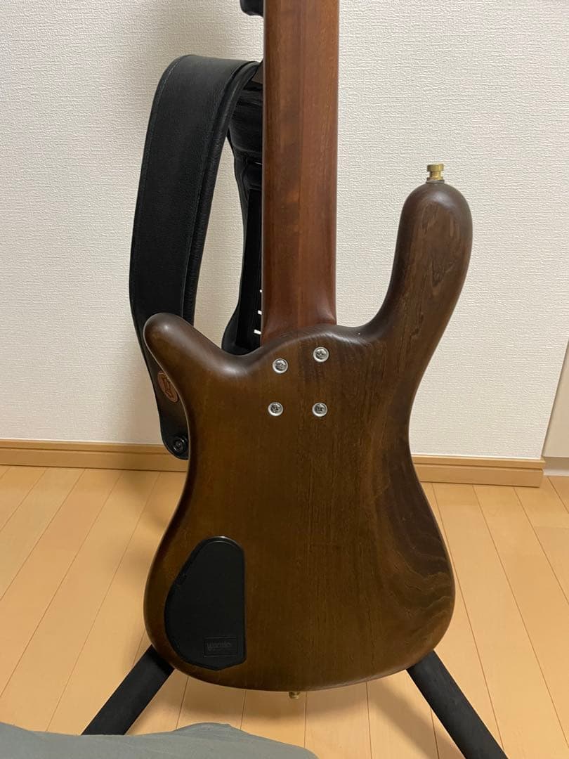 ベース Warwick german pro series streamer LX5