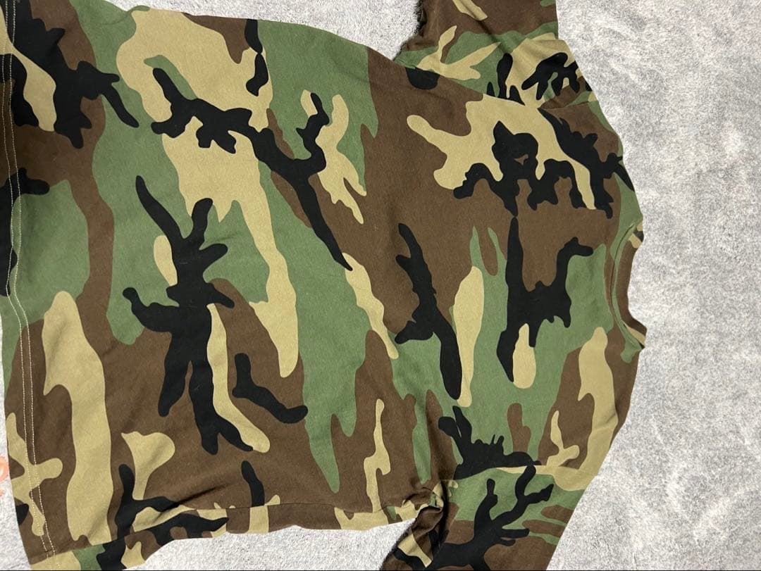 supreme迷彩Tシャツ
