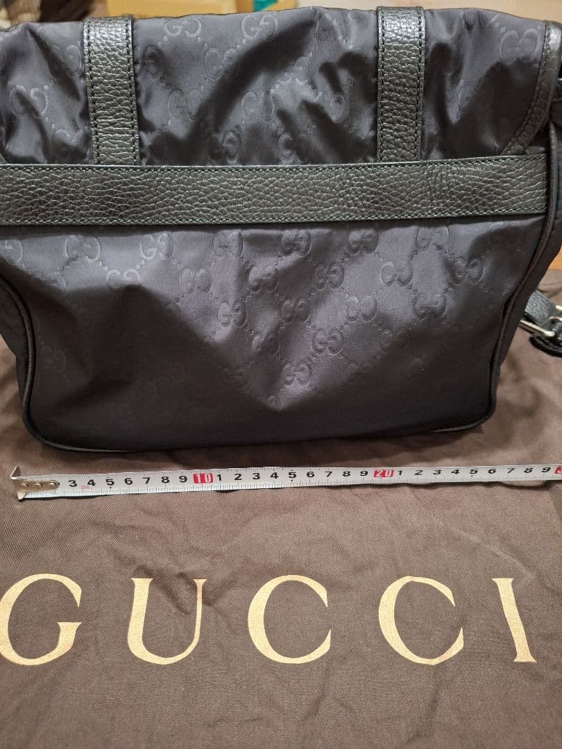 M*n様 GUCCI　ナイロン製ショルダーバック