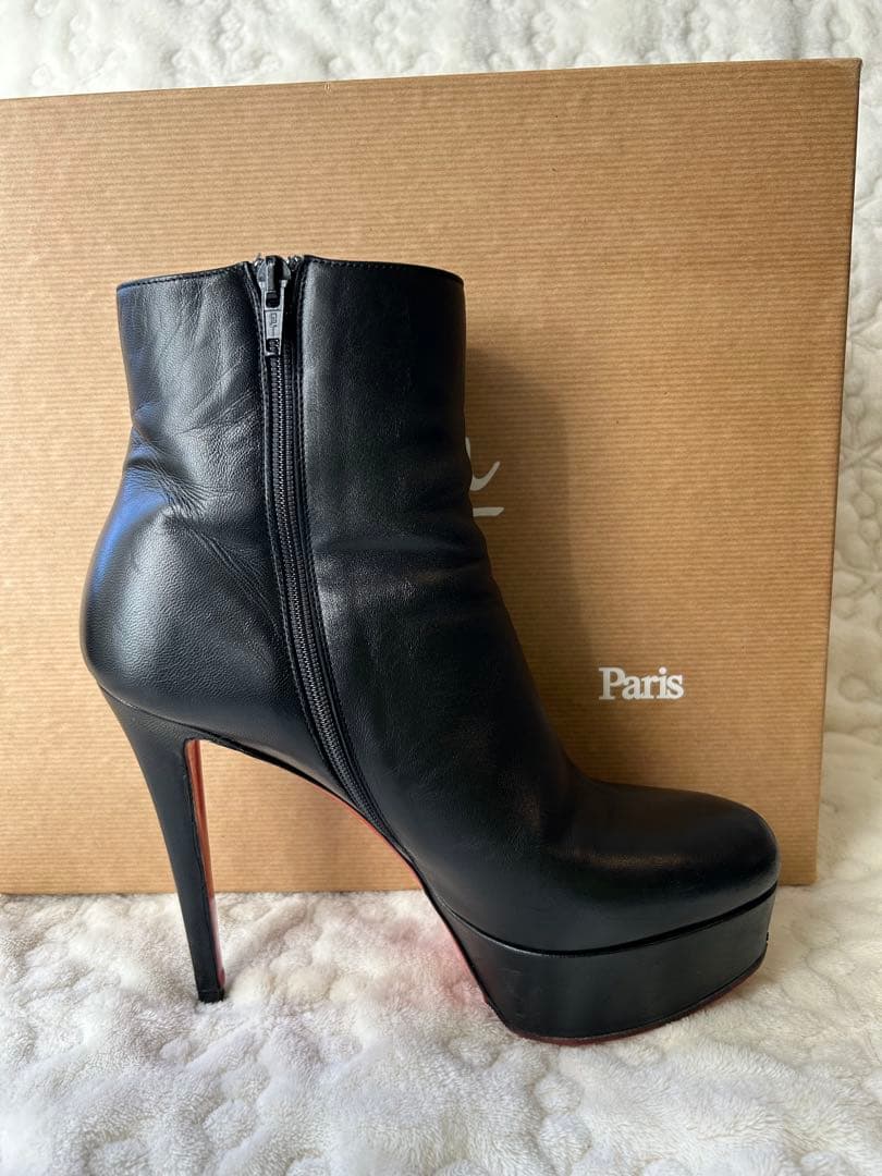 Christian Louboutin ショートブーツ 黒38 箱保存袋付