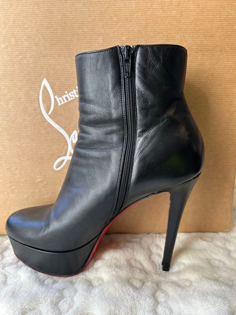 Christian Louboutin ショートブーツ 黒38 箱保存袋付