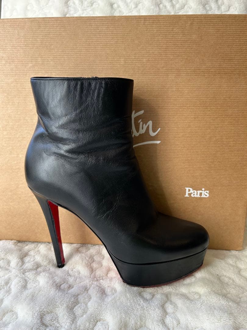 Christian Louboutin ショートブーツ 黒38 箱保存袋付