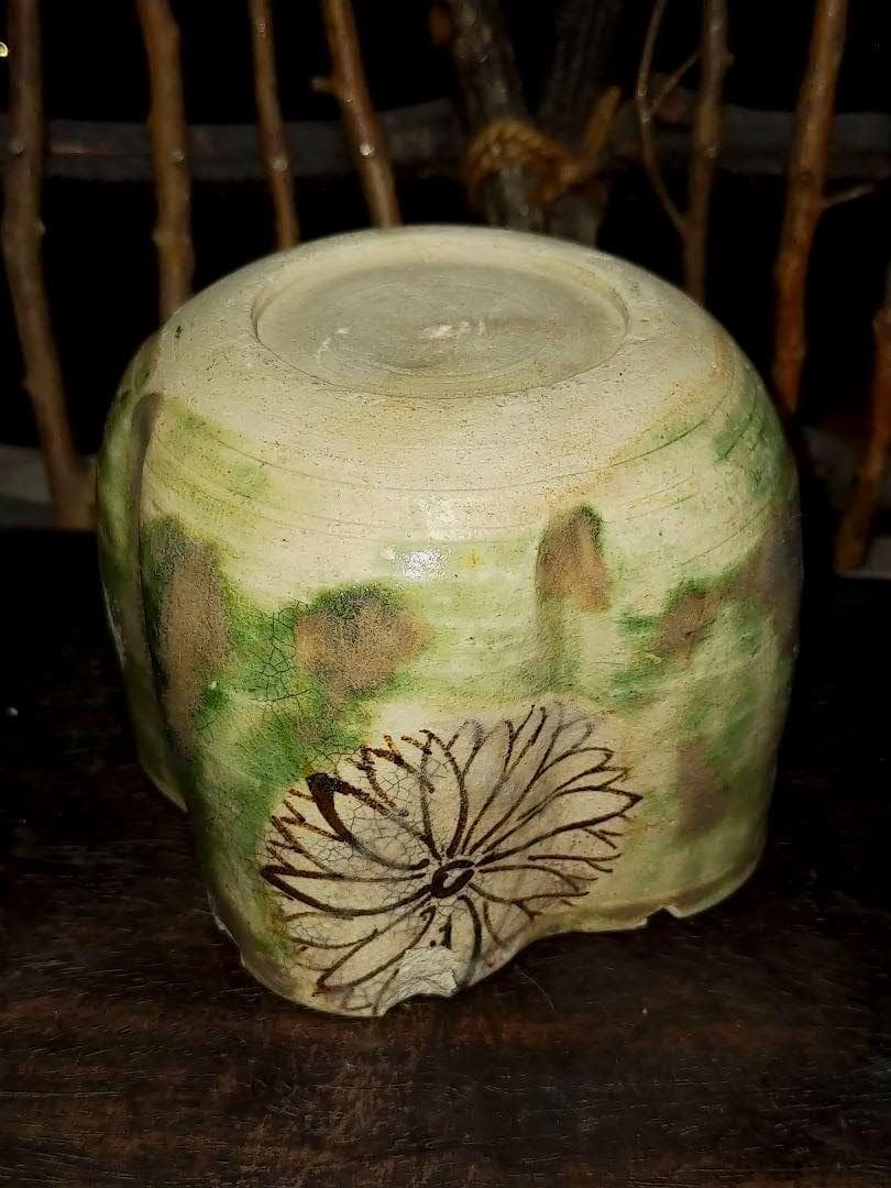 ♥美濃焼　織部　発掘品　桐箱付き　出土品　修理の練習用に　骨董品