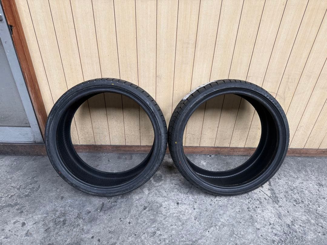 トライアングル 未使用 215/35r19