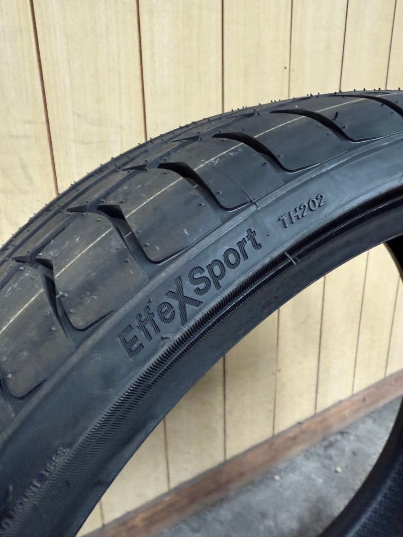 トライアングル 未使用 215/35r19