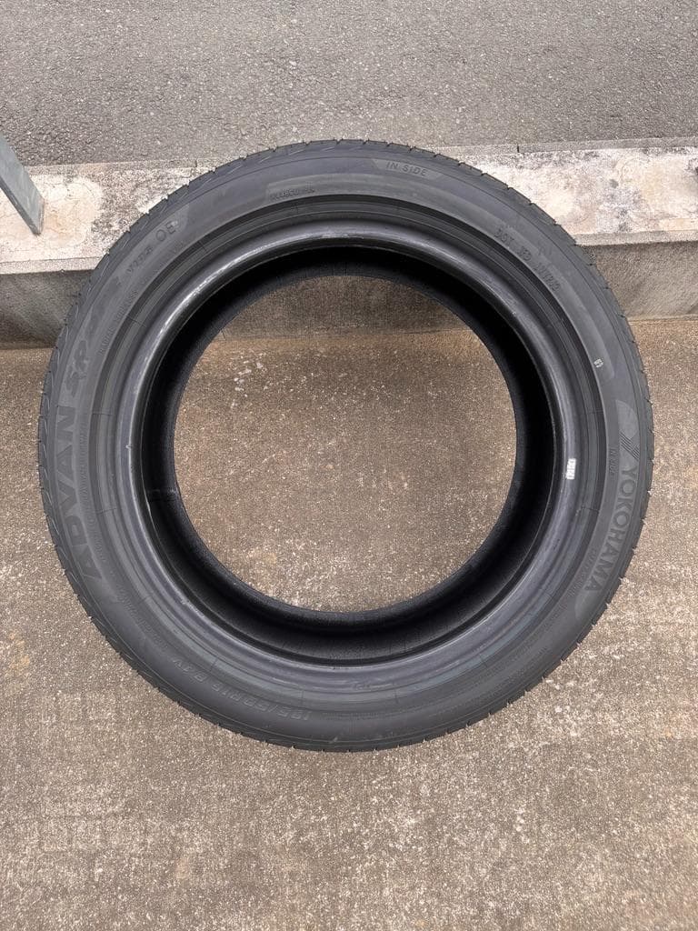 ロードスター純正ヨコハマタイヤ走行160キロのみ４本セットのうち２本分（２の２）
