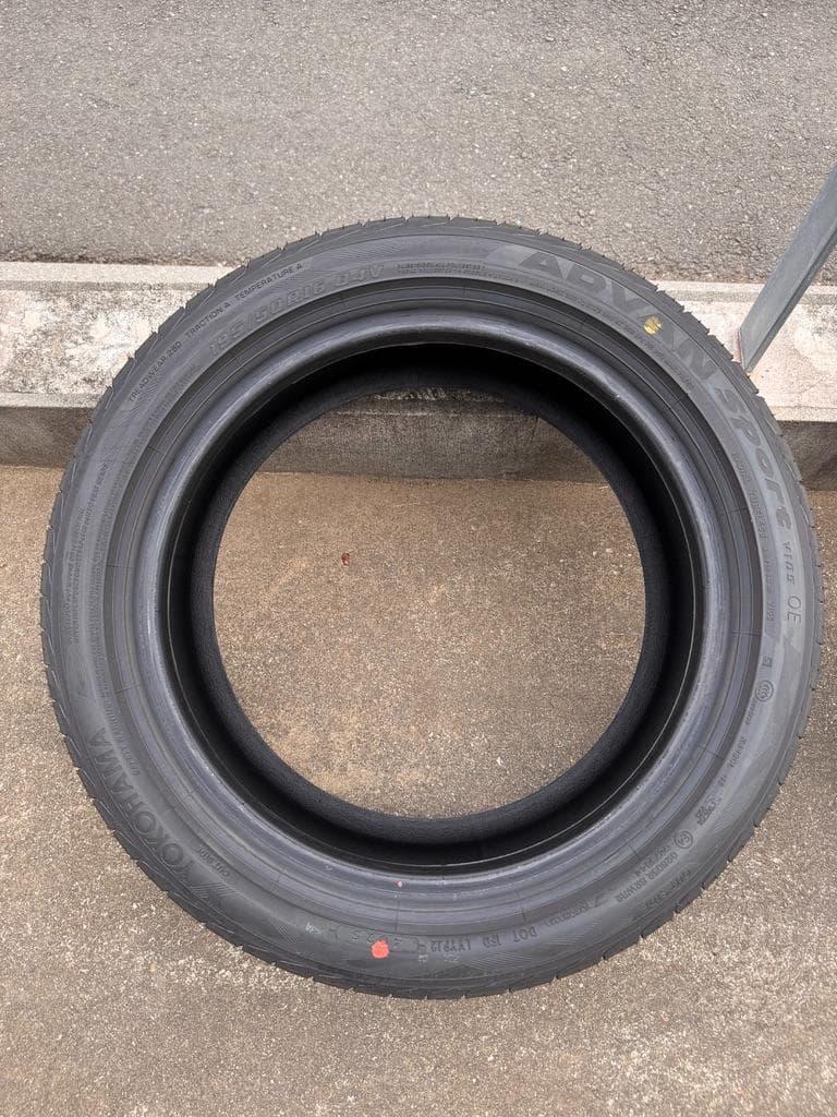 ロードスター純正ヨコハマタイヤ走行160キロのみ４本セットのうち２本分（２の２）