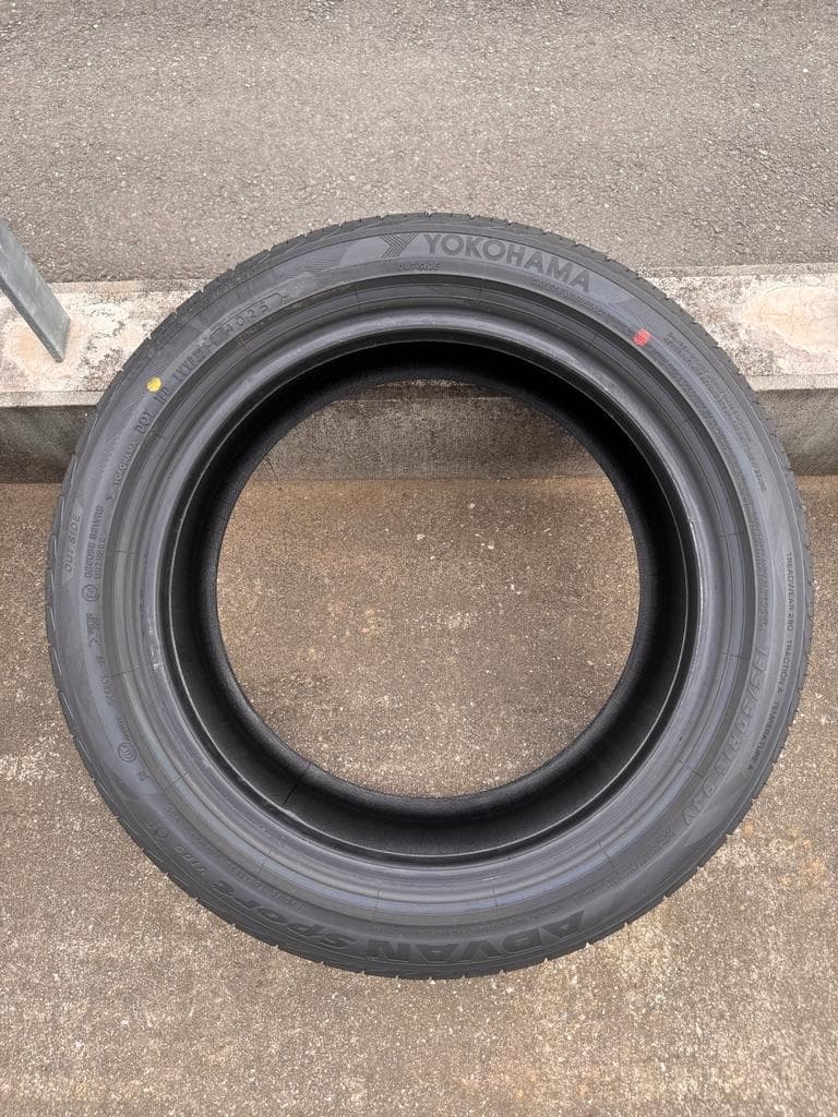 ロードスター純正ヨコハマタイヤ走行160キロのみ４本セットのうち２本分（２の２）