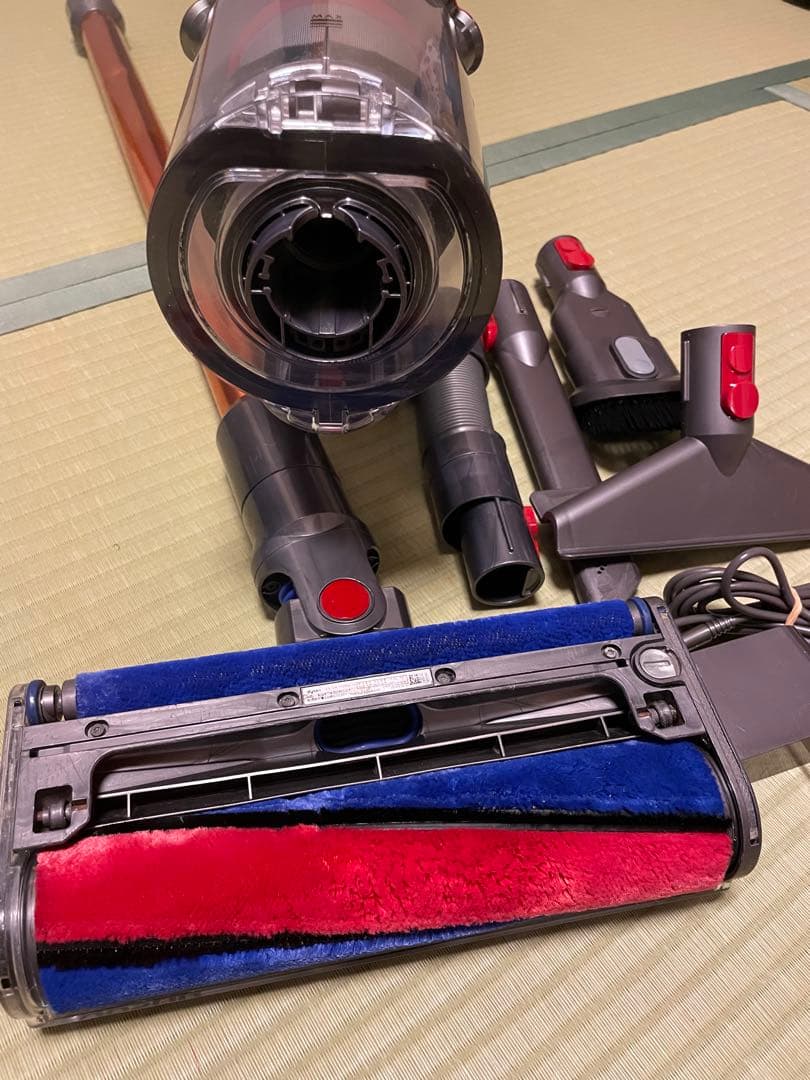Mikaちゃん　Dyson スティッククリーナー　ダイソン　sv12