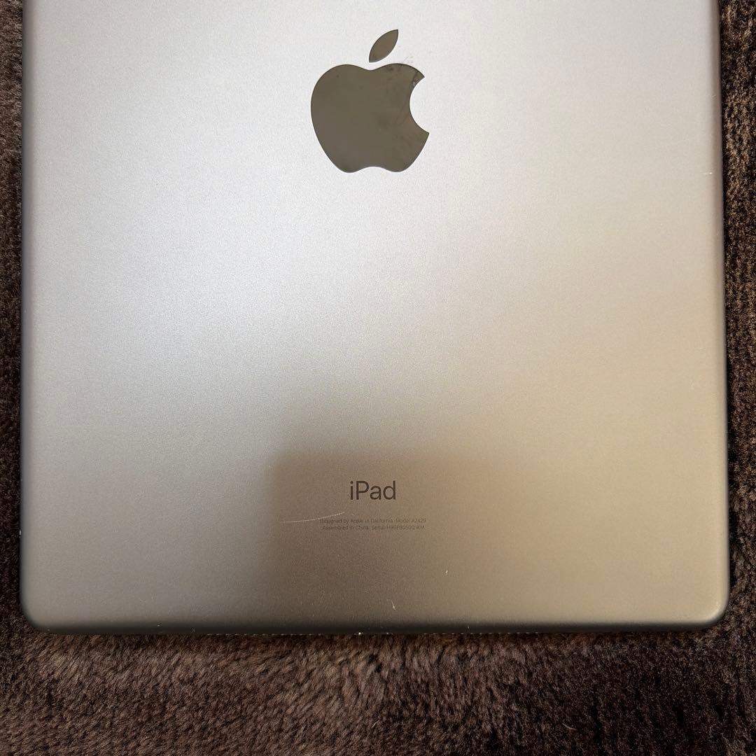 h*♡様 iPad 第8世代32GBブラック　simロック解除済み BT87%