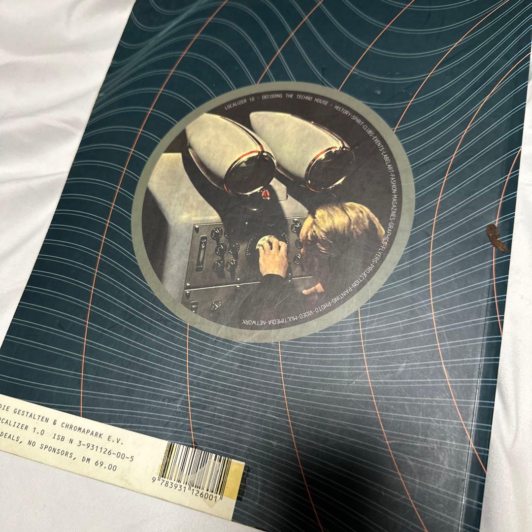 洋書　Localizer 1.0: the techno house book