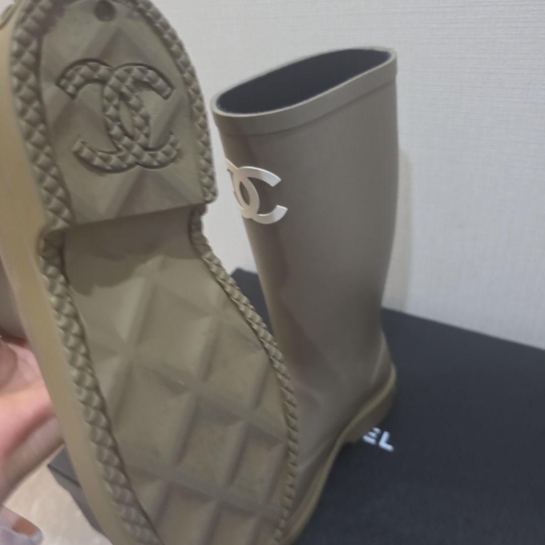 CHANEL レインブーツカーキ ダブルCCロゴ