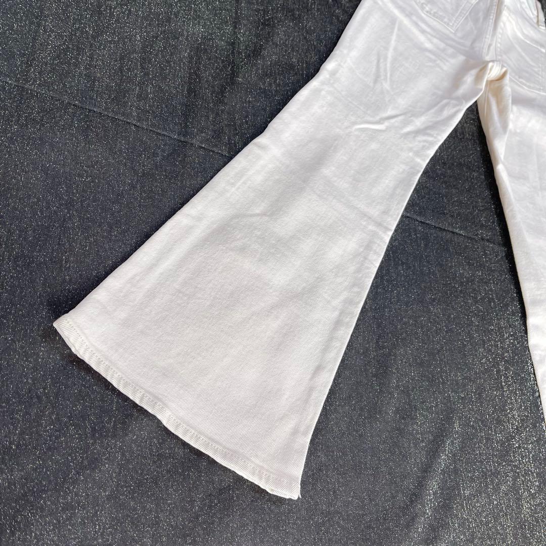 MOUSSY MVS ホワイト　フレア 美品 サイズ　25