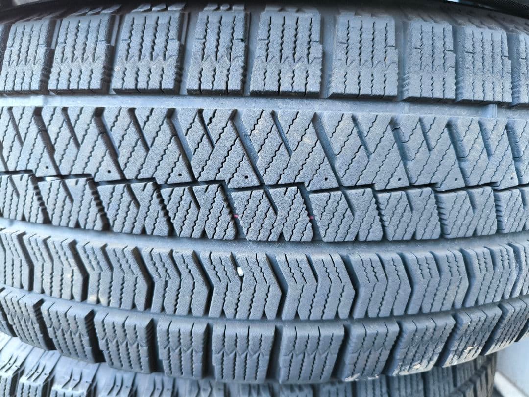 BRIDGESTONE VRX2 215/60R16 21年製スタッドレスタイヤ