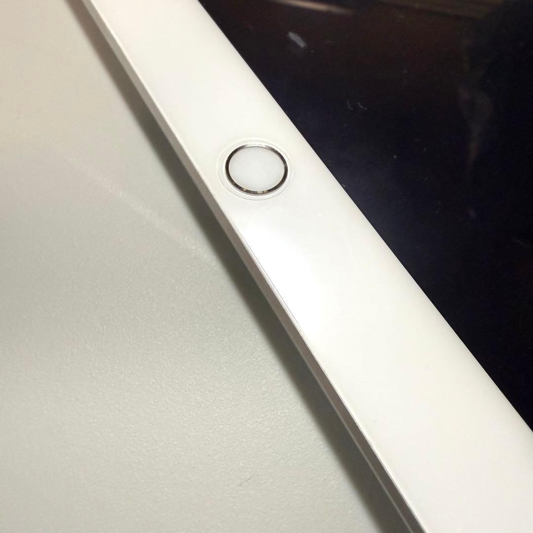 iPad 第5世代 32GB Wi-Fi + Cellularモデル