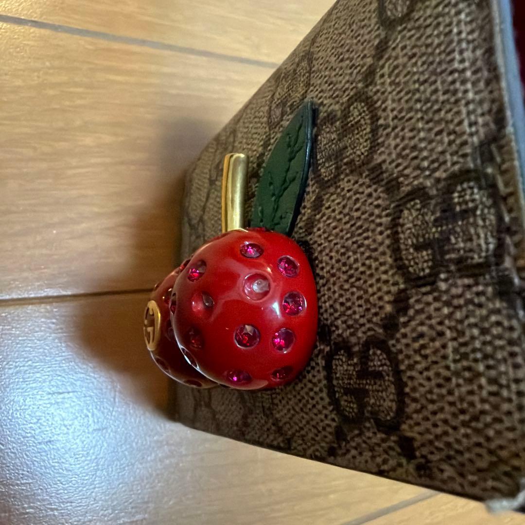 GUCCI さくらんぼ 2つ折り財布 ストーン一部なし