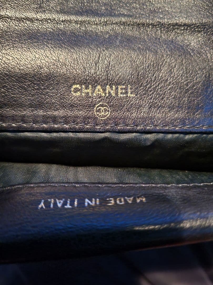CHANEL キャビアスキンブラック 二つ折り財布ダブルボタン 認証カード付き